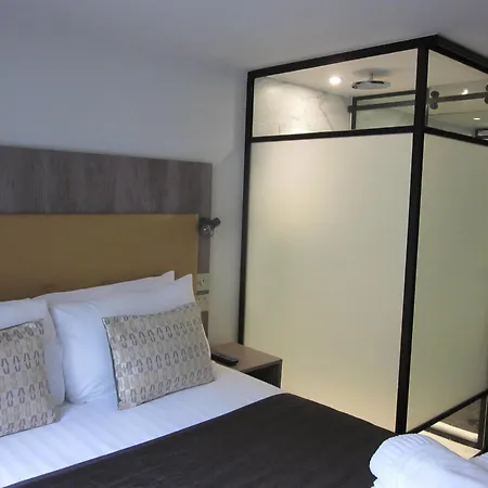 Euston Square 3*