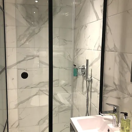 Euston Square 3*