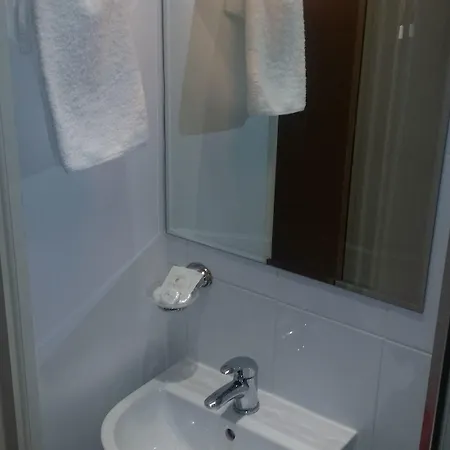 Otel Arriva 2*