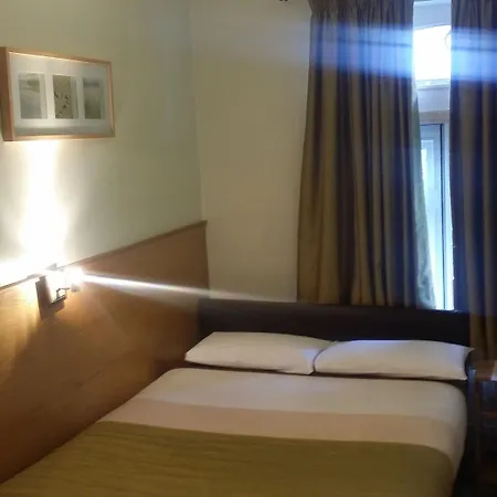 Otel Arriva