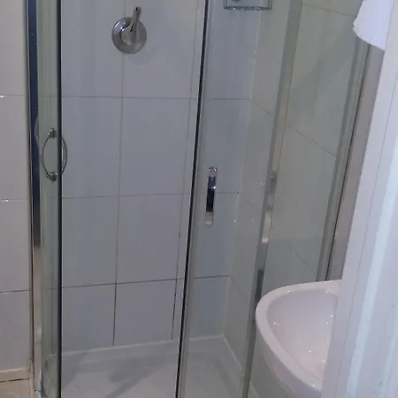 Otel Arriva Londra