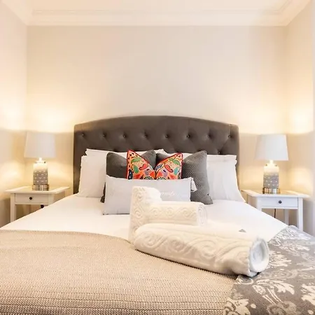 Holiday home Spacious One Bedroom Flat By South Kensington 3 Month Minimum