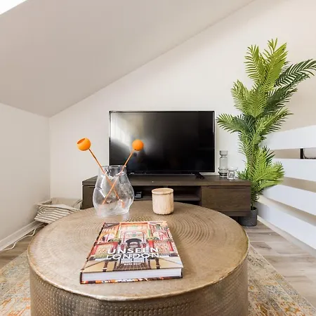 The West Hampstead Retreat- Modern & Bright 1bdr Apartment *
