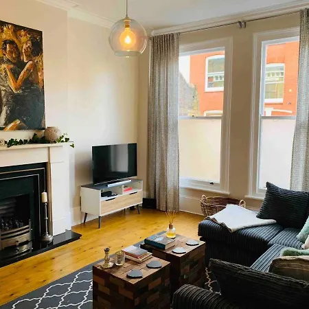 Luxury Fulham Flat With 5* Touches Nr River Thames Apartment