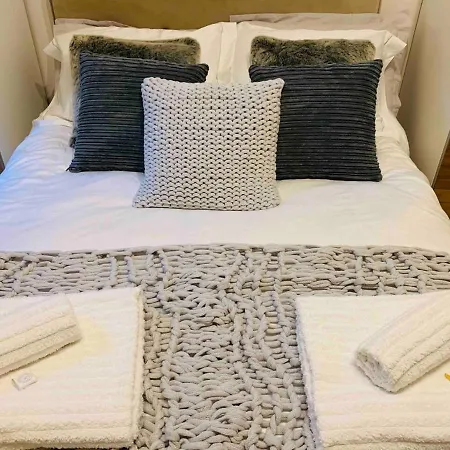 Luxury Fulham Flat With 5* Touches Nr River Thames *