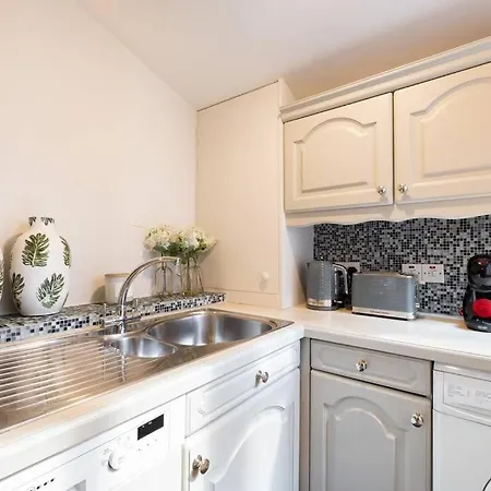 Spacious One Bedroom Flat By South Kensington 3 Month Minimum London