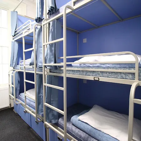 Smart Hyde Park Hostel *