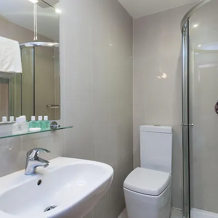 Trebovir Hotell