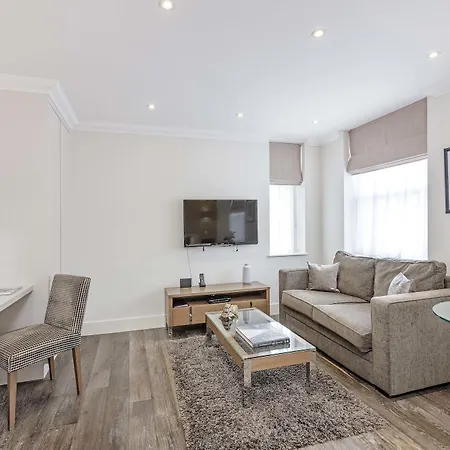 Aparthotel Ashburn Court 4*