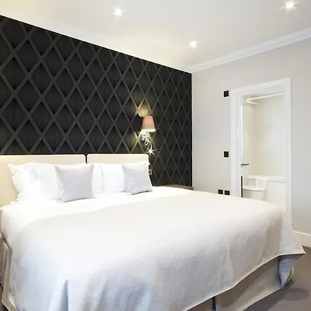 Aparthotel Ashburn Court 4*