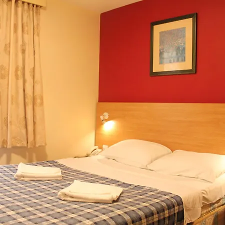 Colliers Guest house 2*