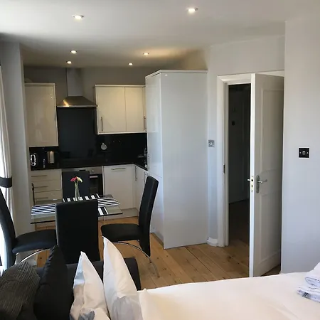 Lr - Battersea Park Apartment London