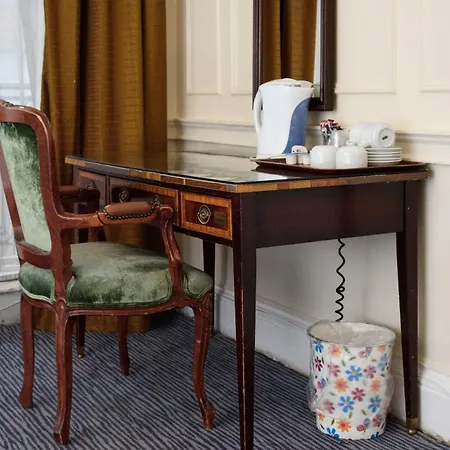 Hotel Rose Court 3*