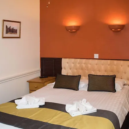 Rose Court Hotel 3*
