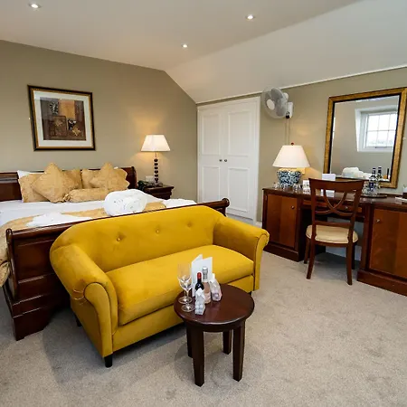 The Clarendon Szálloda 3*