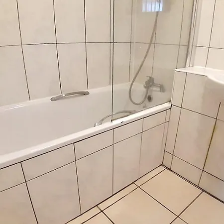 فندق ويست كرومويل 2*
