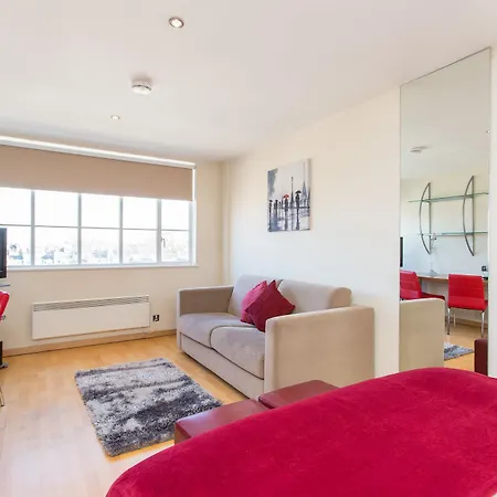 Aparthotel Roland House 3*