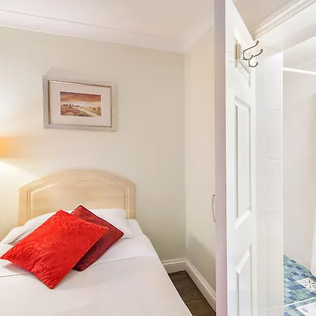 Hotel Fairway London