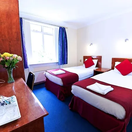 Whiteleaf Hotel