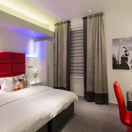 Henley House Hotel 4*