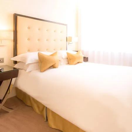 Manchester Street 4*