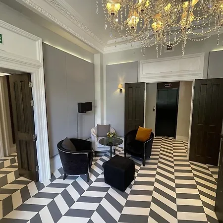 Eccleston Square Hotel 4*