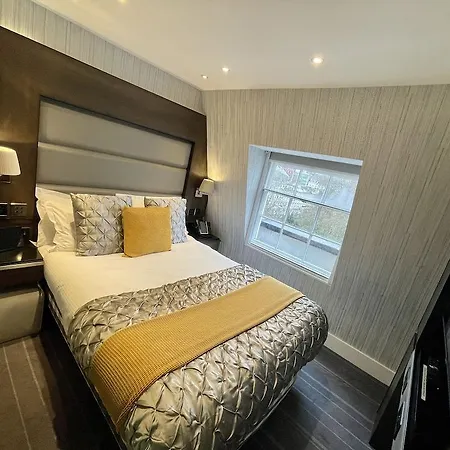 Eccleston Square 4*