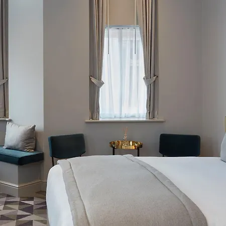 Victory House Leicester Square Hotell London