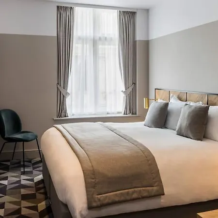 Victory House Leicester Square 4*