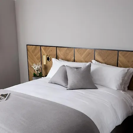 Victory House Leicester Square 4*