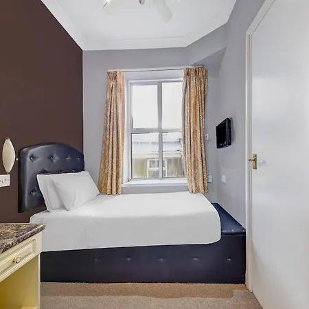 Oyo Bostons Manor Hotel, Hanwell London