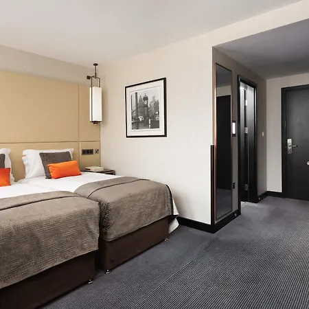 Montcalm Royal House, City 5*