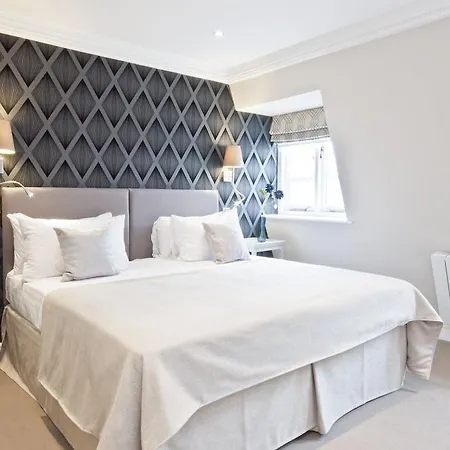 Queensgate Court Londra