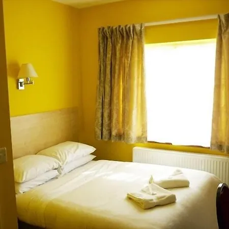 Acton Town Hotel London