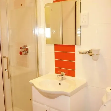 Acton Town Hotel London