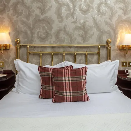 Отель The Petersham