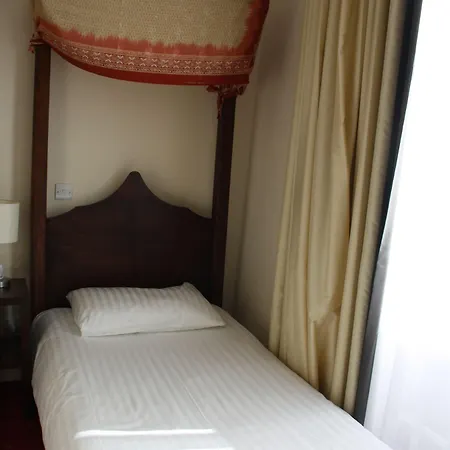 Islington Inn 3*