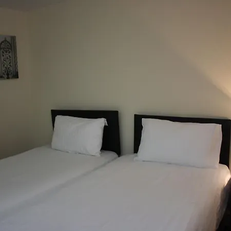 Islington 3*