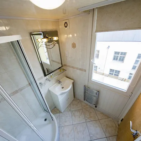 Maiden Oval Hotel Londra