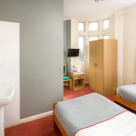 Bros Hotel London