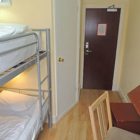 Dolphin - The 3* London
