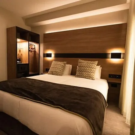 Merit Kensington 4* London