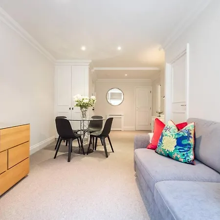 Spacious One Bedroom Flat By South Kensington 3 Month Minimum *