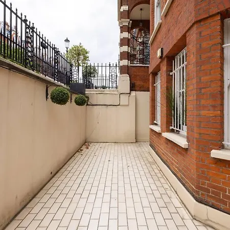 Spacious One Bedroom Flat By South Kensington 3 Month Minimum * London