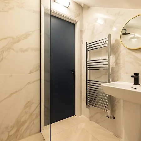 The West Hampstead Retreat- Modern & Bright 1bdr Apartment London