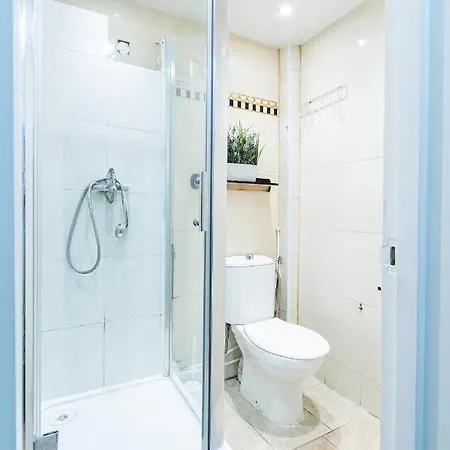 Gorgeous 4 Bedroom 5 Bathrooms House In Marble Arch, Near Oxford Street Holiday home London
