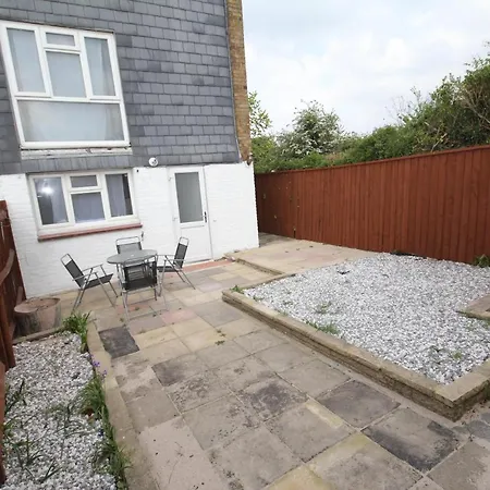 The Greatfields Drive * Hillingdon