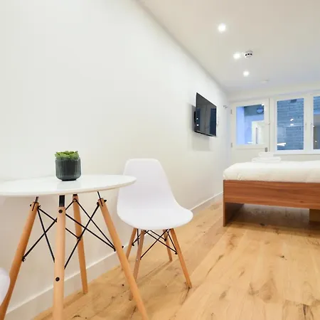 Shepherds Bush Serviced By Concept *