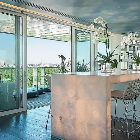 Four Seasons At Park Lane Hotel 5*