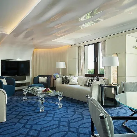 Four Seasons At Park Lane